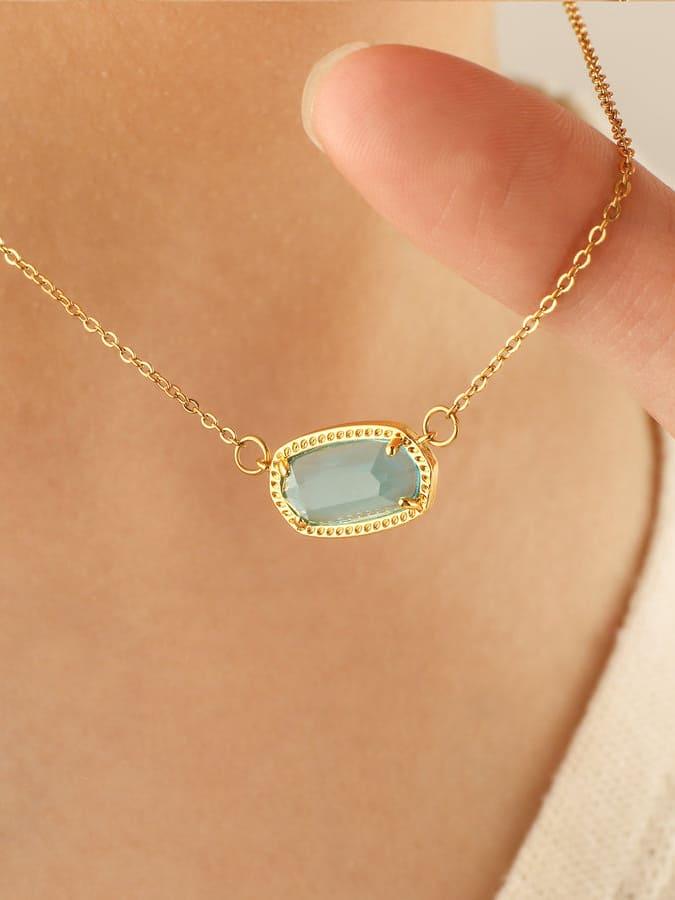 Collar colgante ovalado con piedra de nacimiento