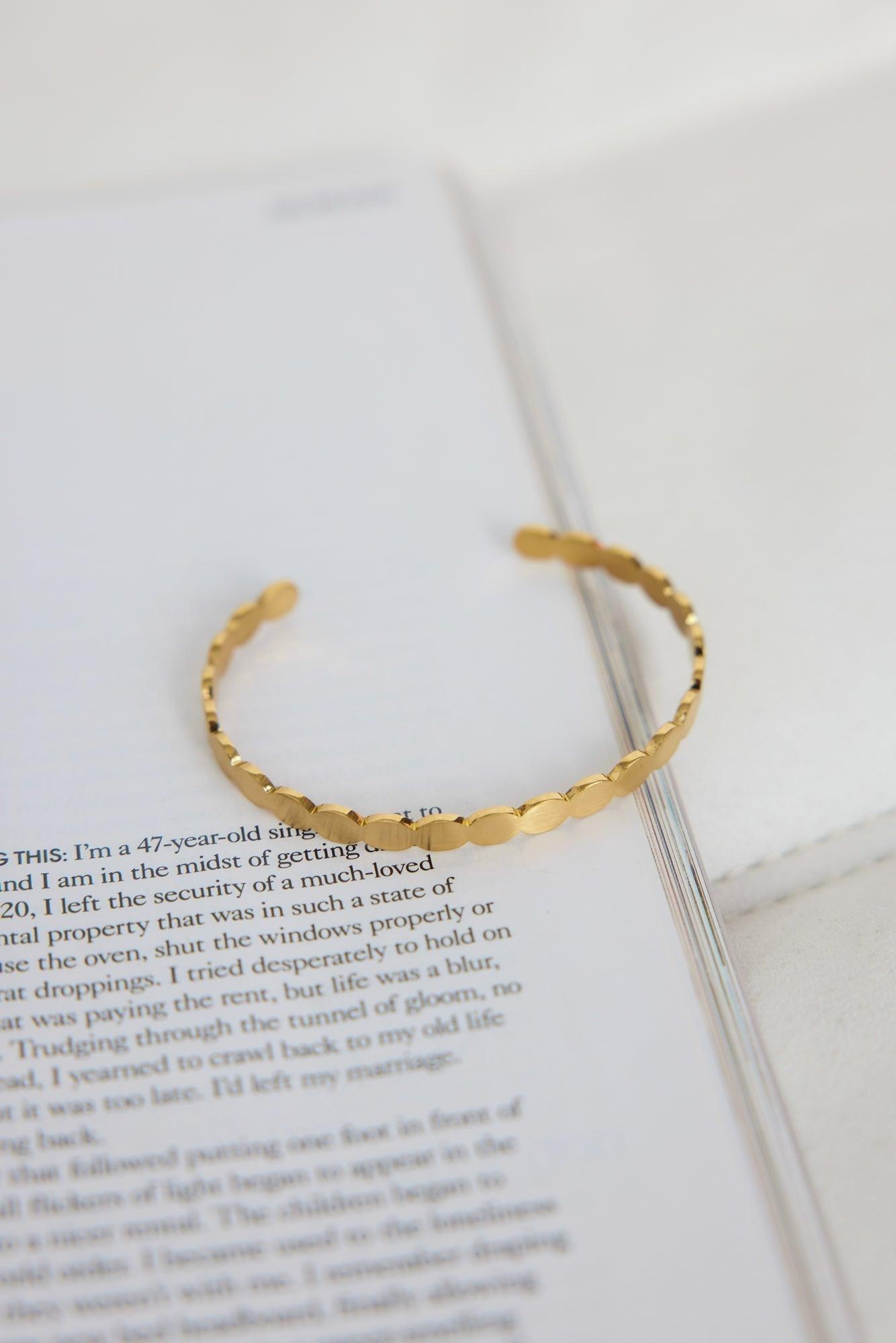 Pulsera Afrodita chapada en oro de 18k oro