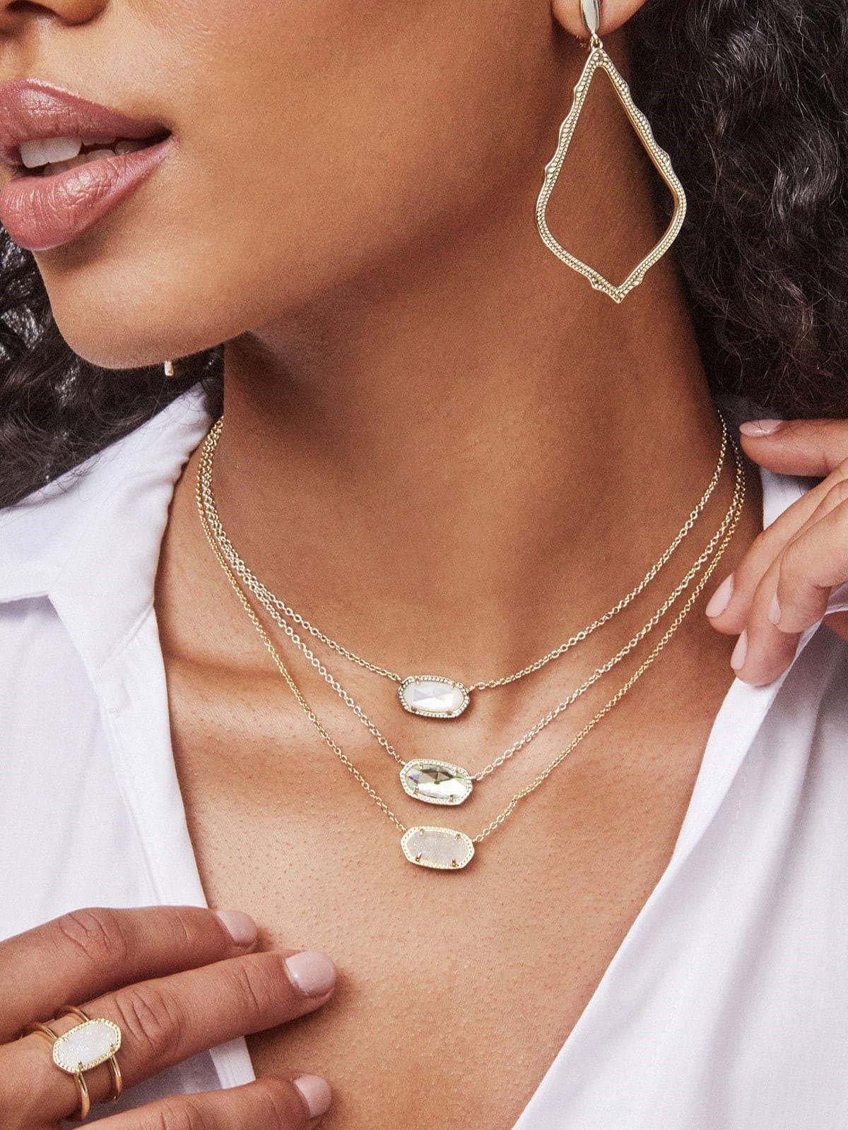 Collar colgante ovalado con piedra de nacimiento