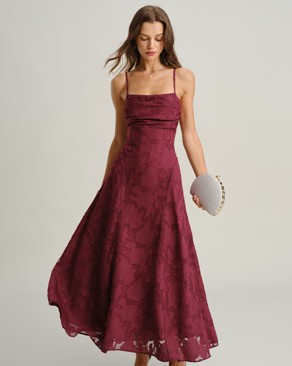 Rubi- Vestido largo sin tirantes de jacquard color rojo vino